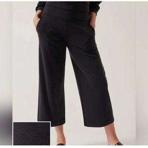Athleta Seasoft Wide Crop
Pant Black size large tall
